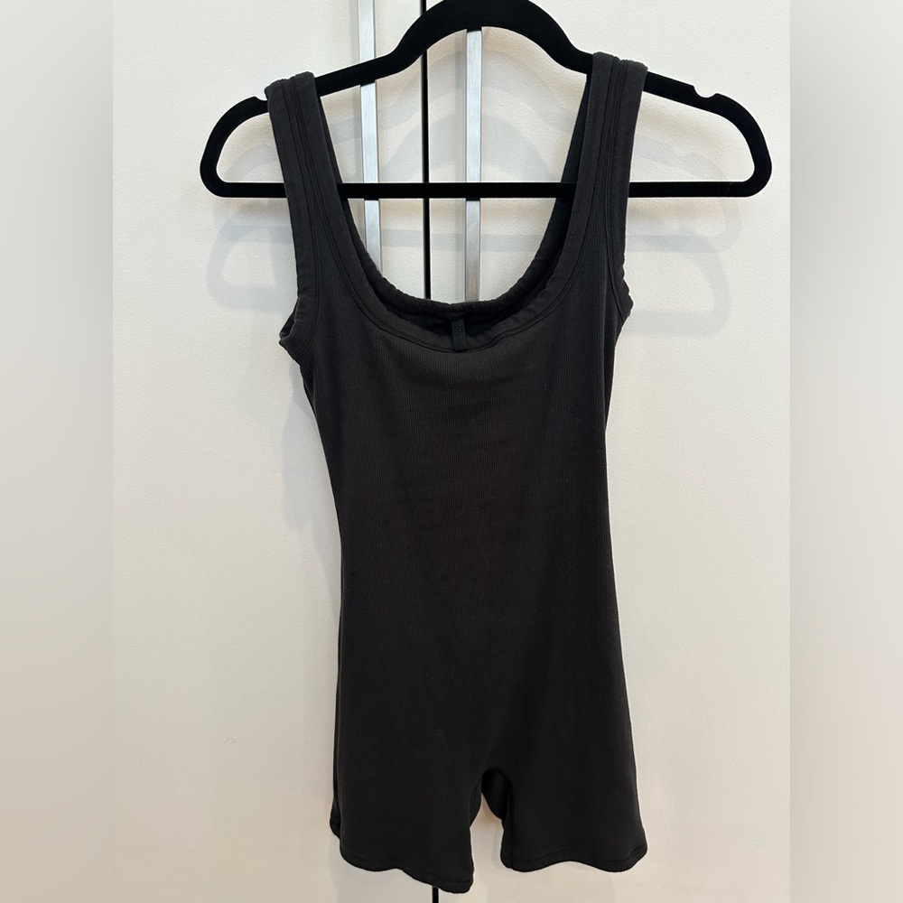 Skims black romper small